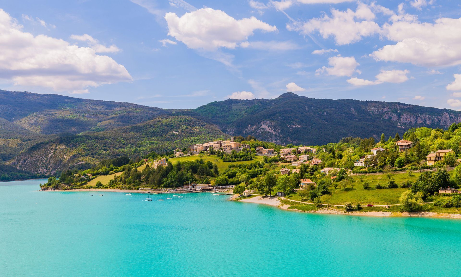 Saint Julien-du-Verdon et le lac de Castillon