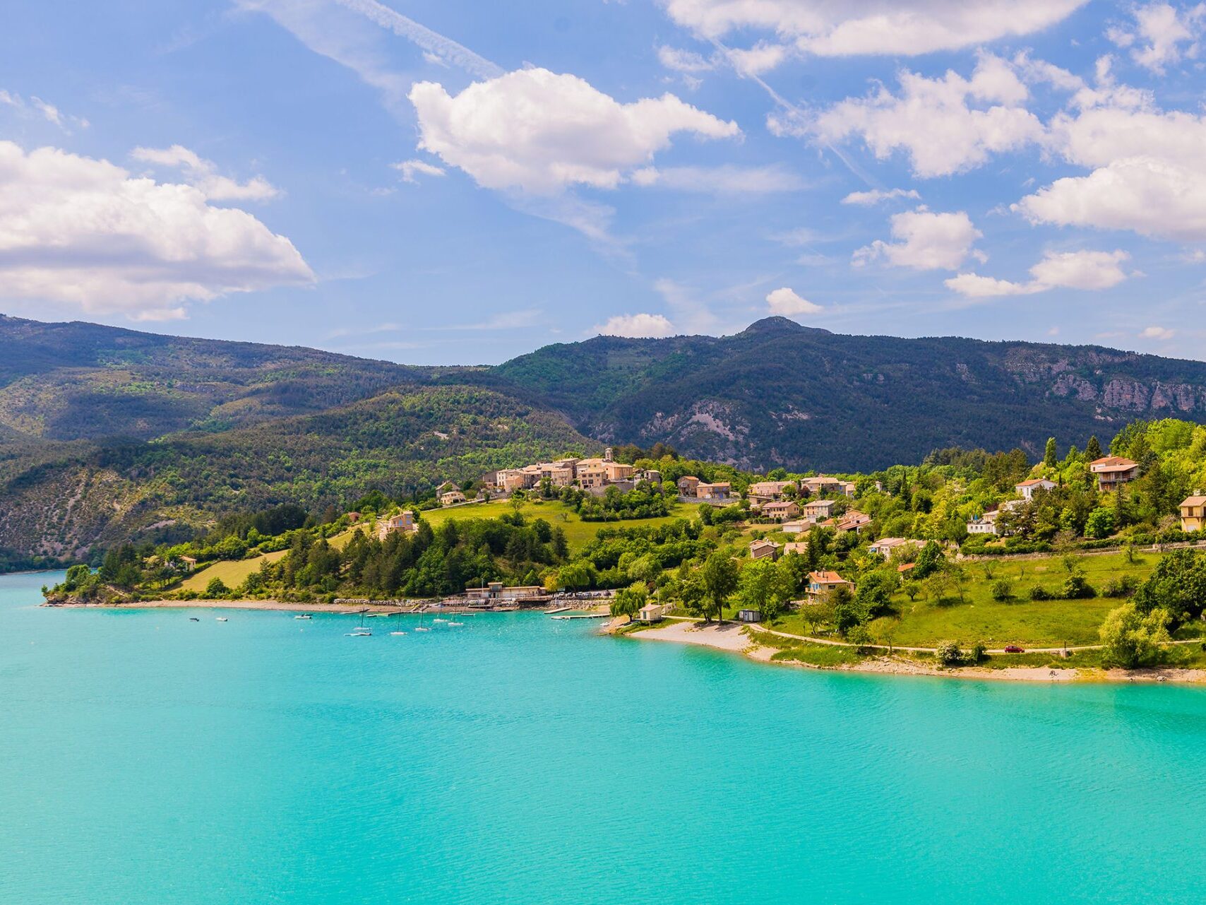 Saint Julien-du-Verdon et le lac de Castillon