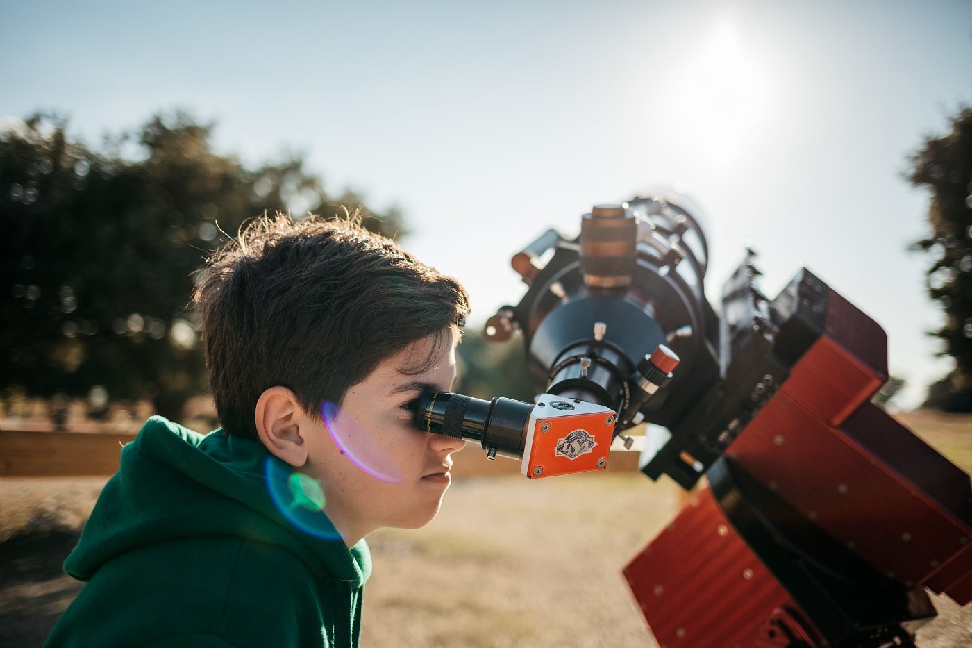 Observation du soleil au Centre d'Astronomie de Saint-Michel l'Observatoire