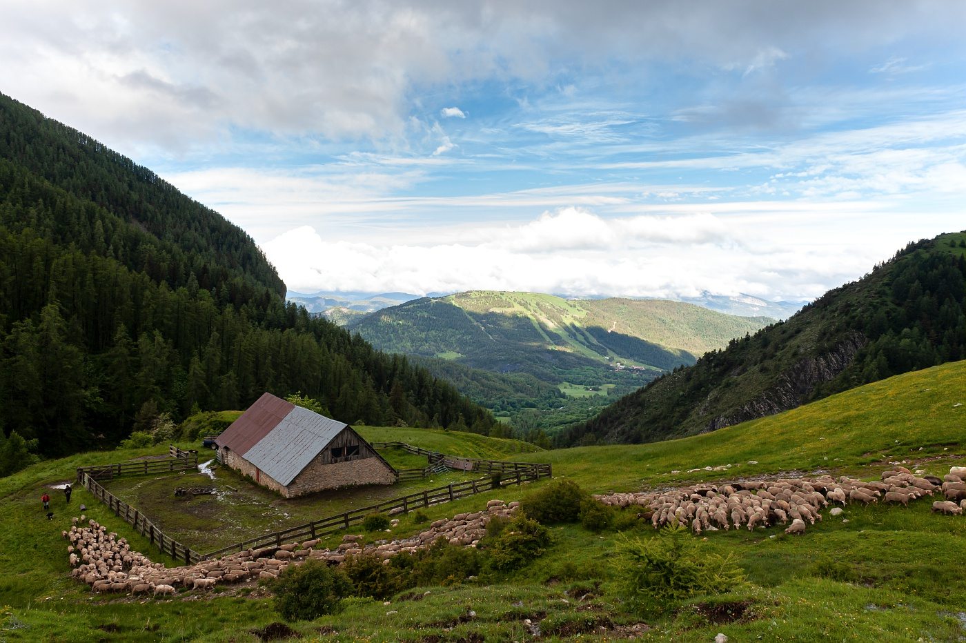 GR®69 La Routo® Randonnée Cabane des Mulets, col de la Pierre et Laverq