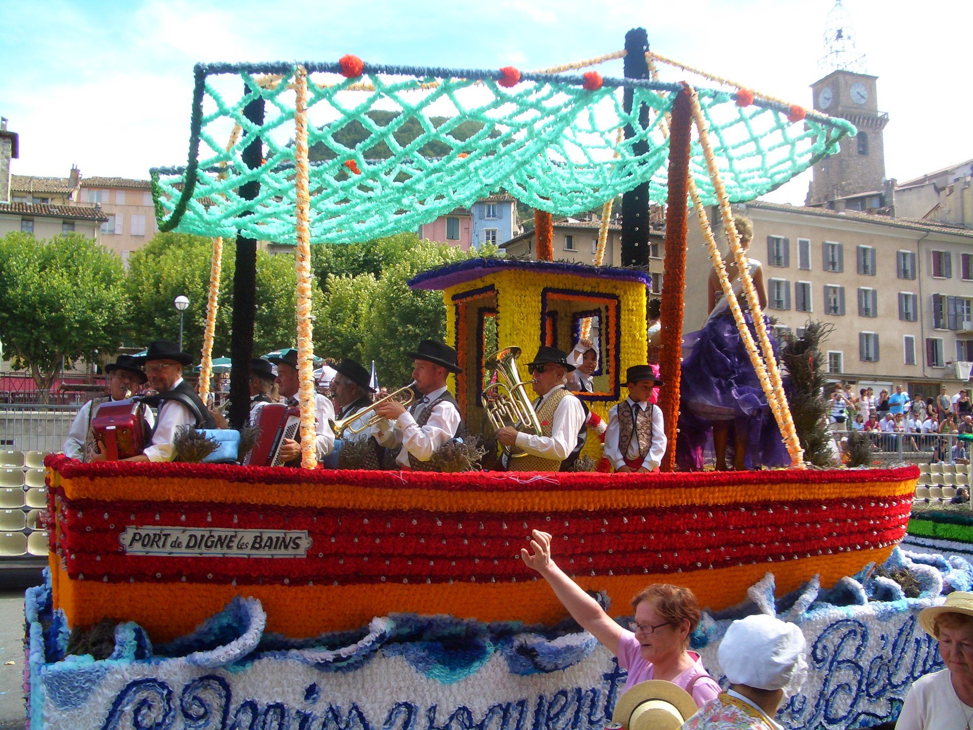 Un des chars du Corso de la lavande à Digne-les-Bains