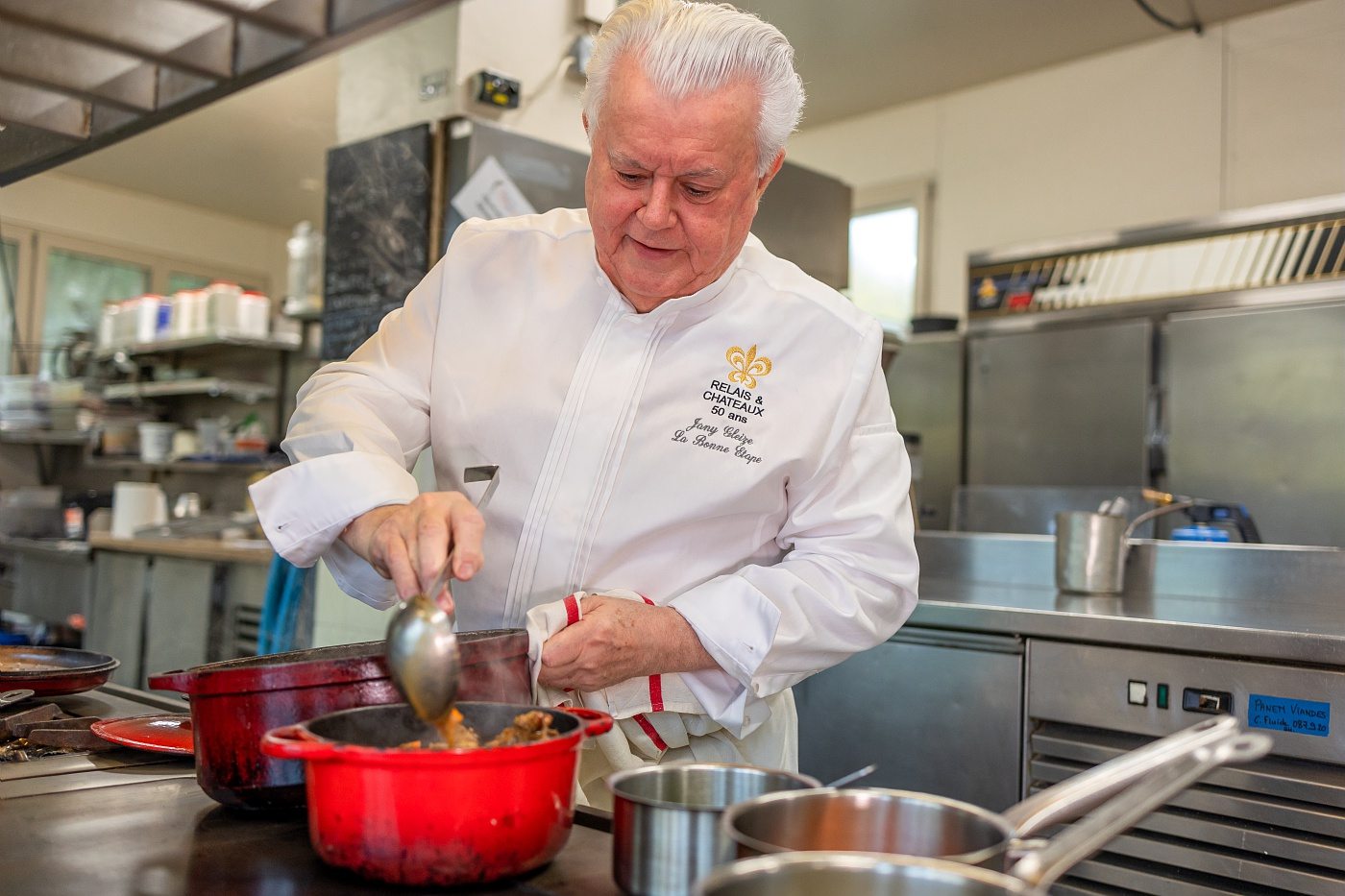 En cuisine avec Jany Gleize, chef du restaurant La Bonne Etape à Château-Arnoux