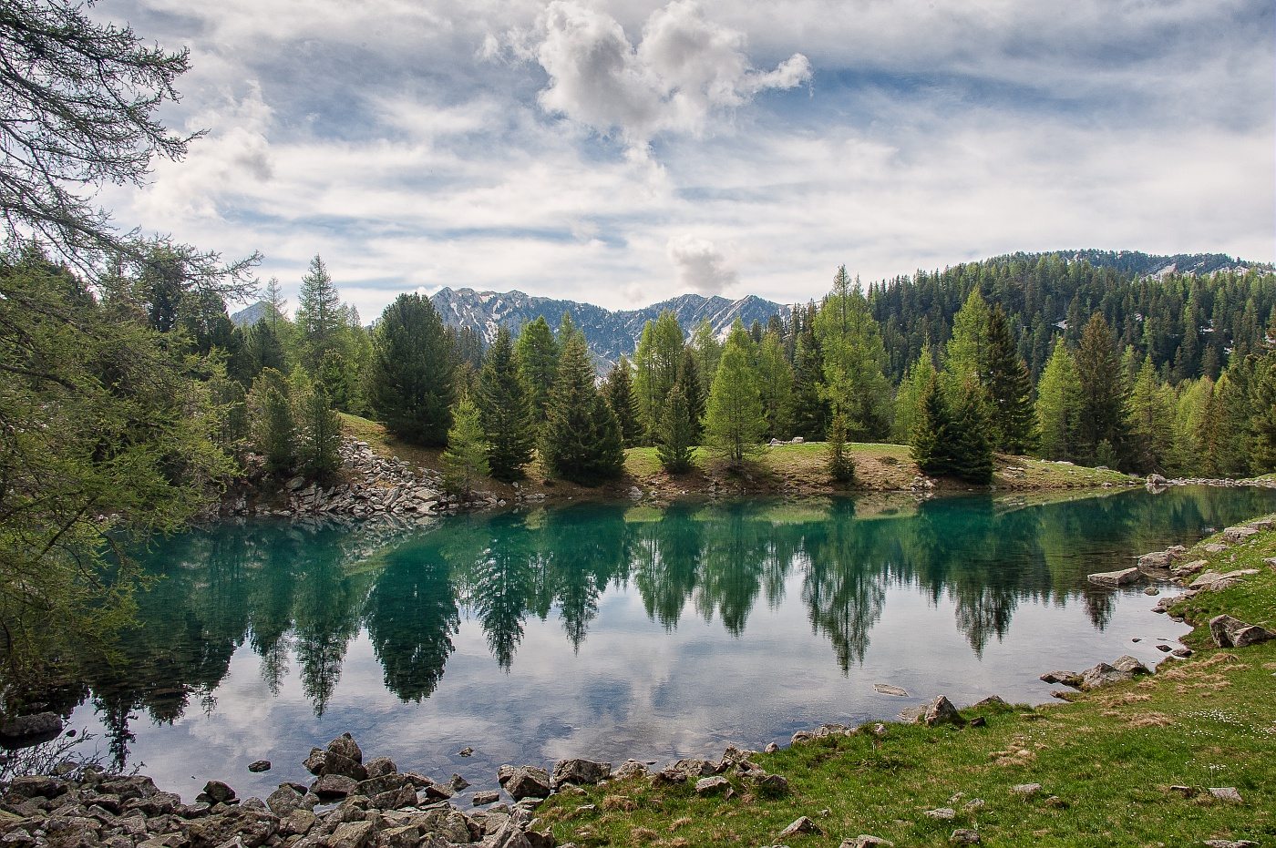 Lac de montagne Montclar