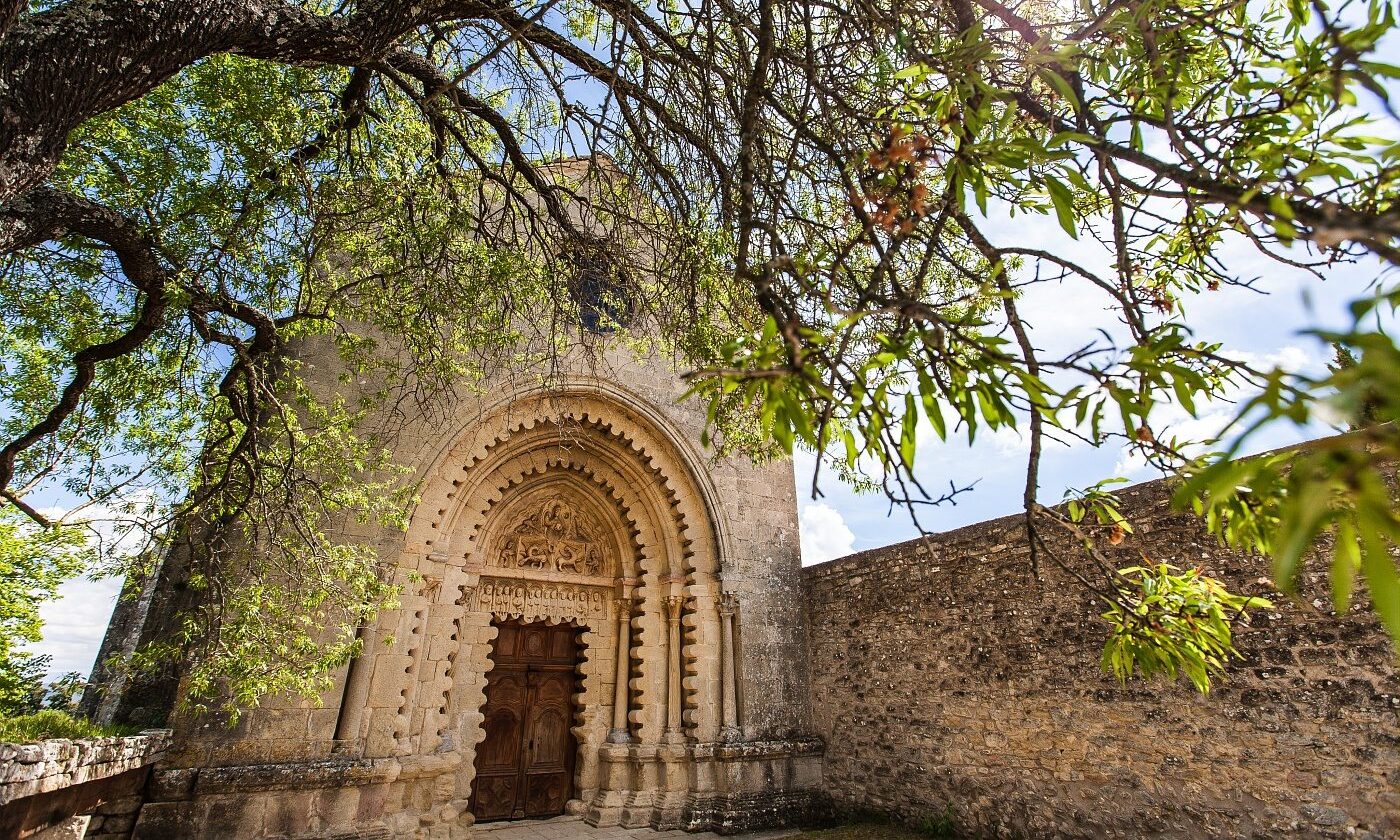 Entrée de l'église du Prieuré de Ganagobie