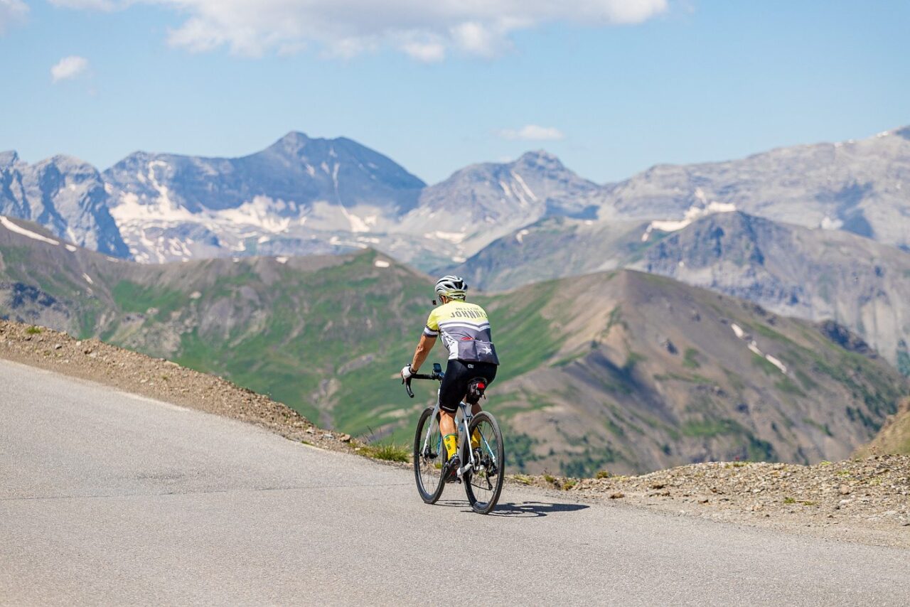 Cyclotourisme dans le Col de la Bonette