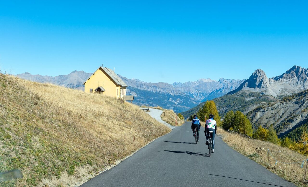 Cyclotourisme dans le col d'Allos