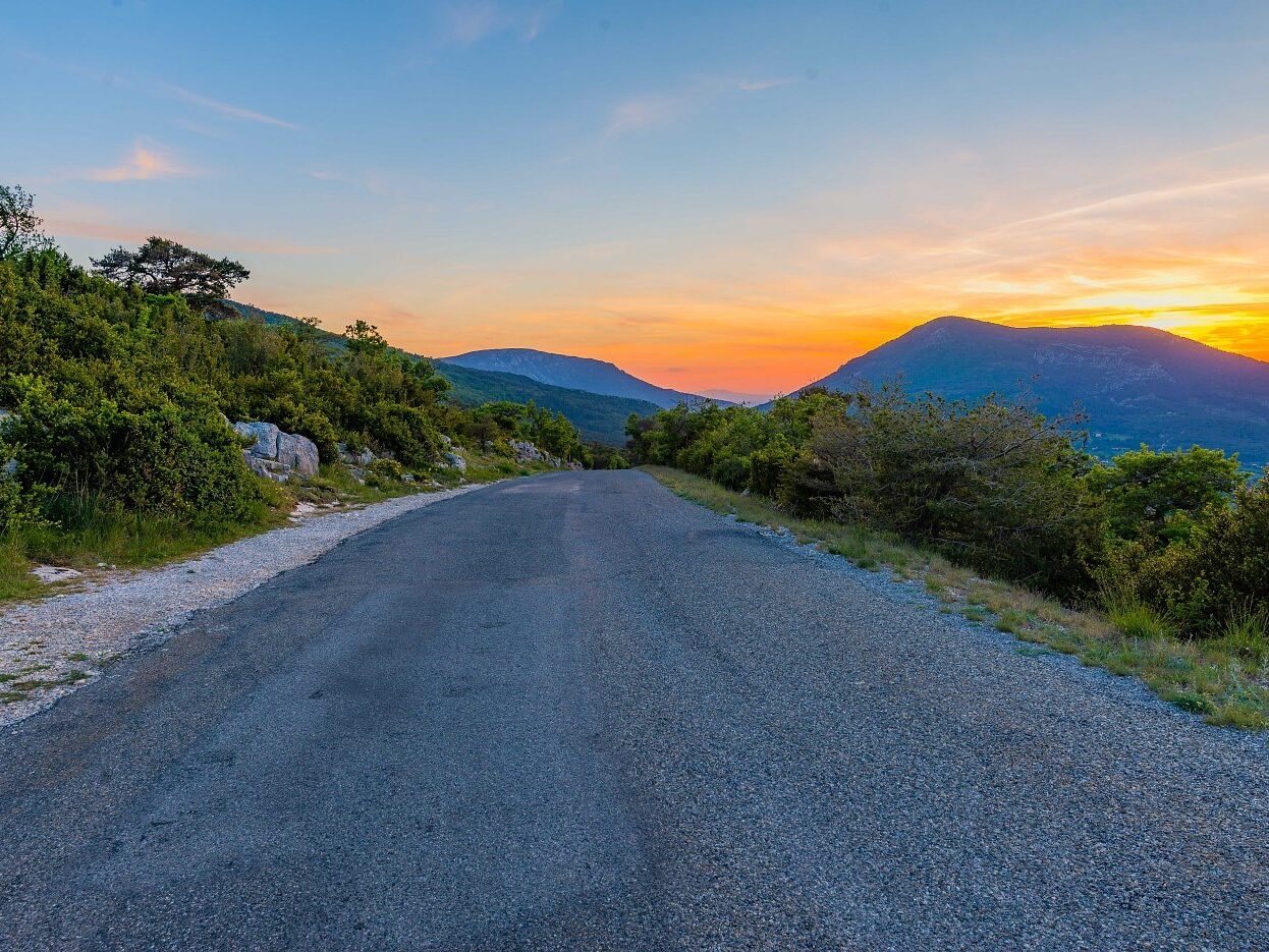 Sur la route des crêtes dans le Verdon
