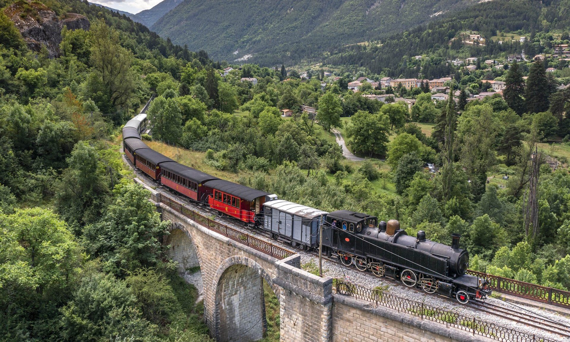 Train des pignes historique à Annot