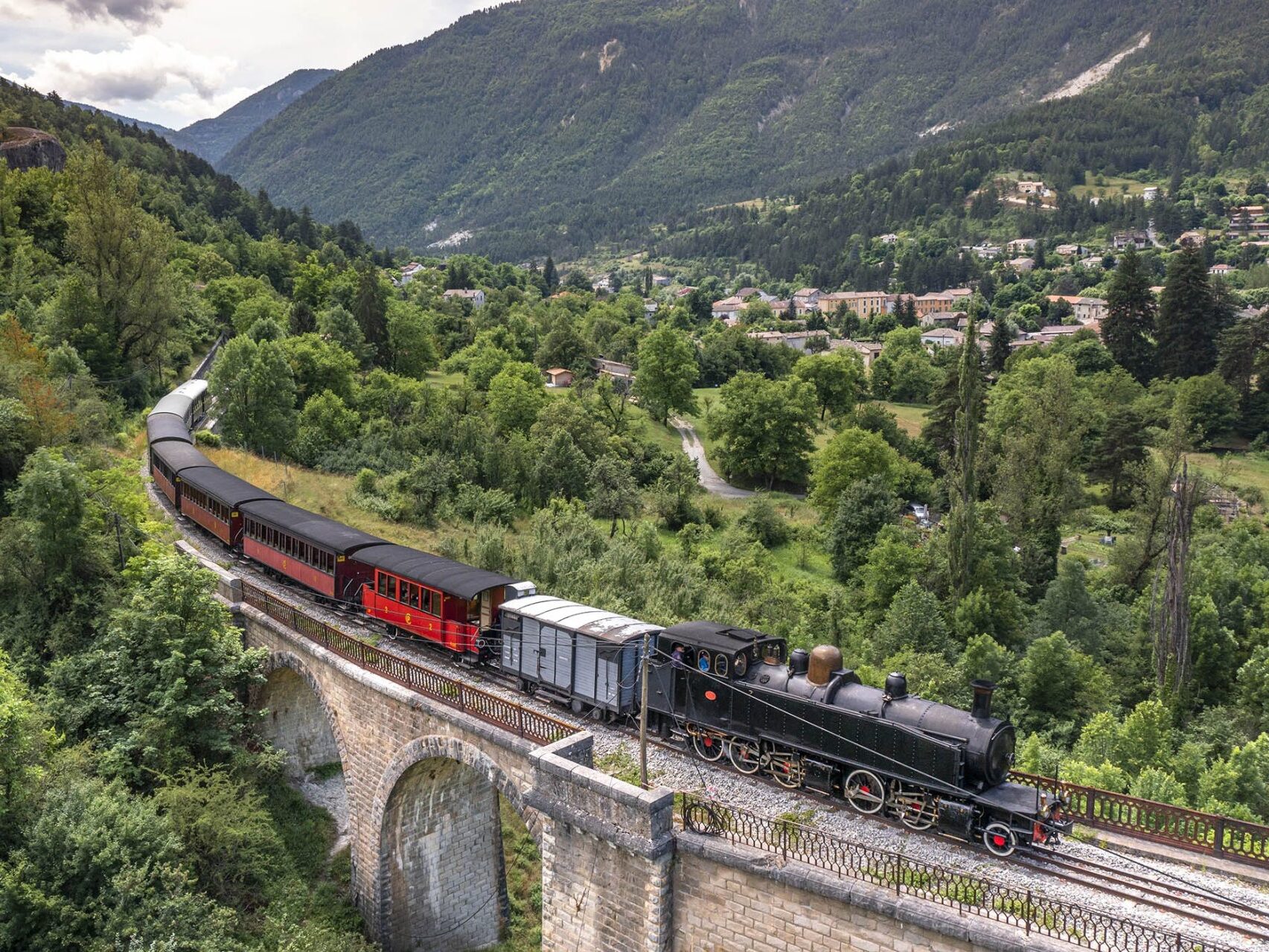 Train des pignes historique à Annot